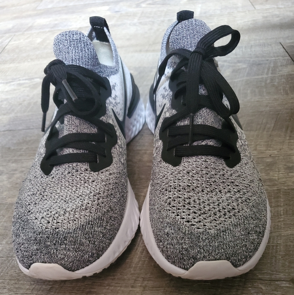 NWOT Nike tennis shoes